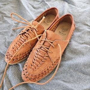 Beast Fashion Leather-like Oxford Shoes Like New Size 6